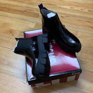 🆕 ‘Darielle’ Lug Sole Boot - Black Patent